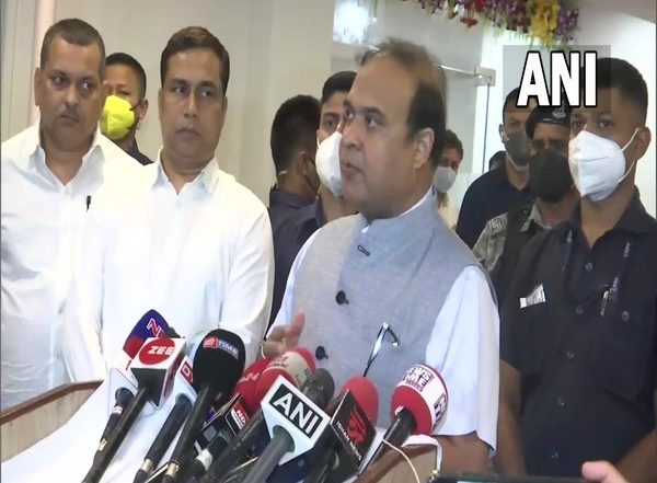Assam Boat Tragedy: PM Narendra Modi Telephones CM Himanta Biswa Sarma to Enquire About Progress of Rescue Operations