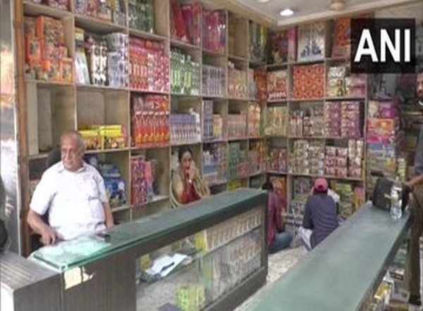 India News | Firecracker Industry Suffers Huge Losses Owing to Ban by DPCC