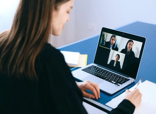 Health News | Turning Cameras off During Virtual Meetings Can Reduce Fatigue: Study