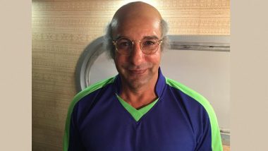 Wasim Akram’s Strange Look Will Keep You Guessing! (See Pic)