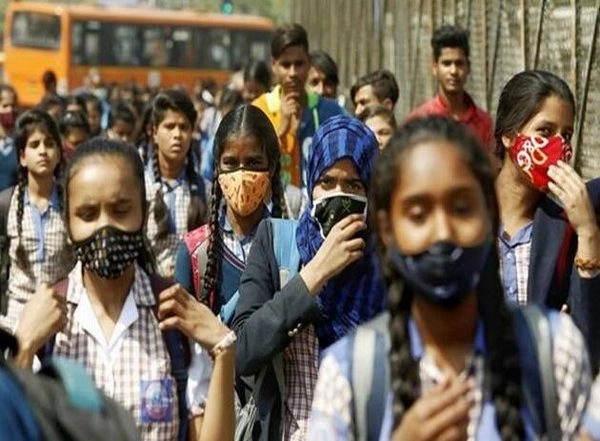 Omicron Scare: Mumbai, Pune, Nashik Postpone Reopening of Schools for Classes 1 to 7 by 10–15 Days