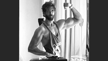 Hrithik Roshan Flaunts His Sexy Biceps, Shares a Drool-Worthy Monochrome Picture on Instagram!