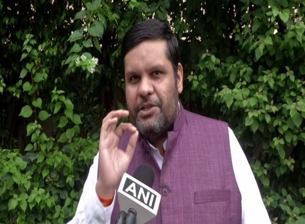 Congress Slams BJP Over Replacing Chief Ministers in Gujarat, Uttarakhand