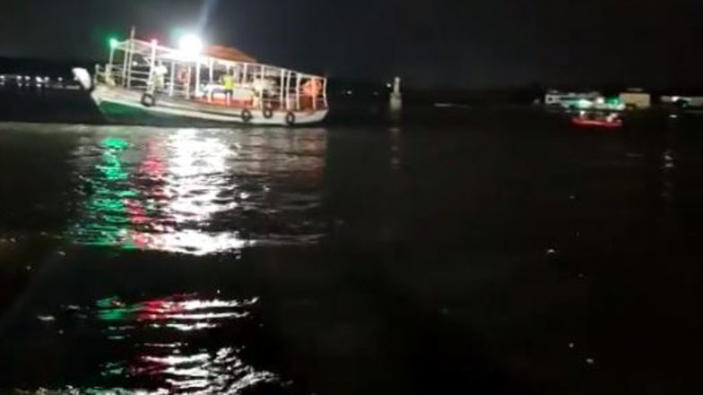 Ganpati Visarjan Tragedy: 3 Feared Drowned During Ganesh Idol Immersion at Versova Beach in Mumbai, 2 Others Rescued