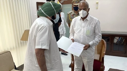 Captain Amarinder Singh Quits as Chief Minister of Punjab, Submits Resignation to Governor Banwarilal Purohit