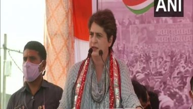 India News | Priyanka Gandhi in UP for Second Time This Month, Congress Likely to Finalise 100 Candidates During Her Visit Ahead of Assembly Polls