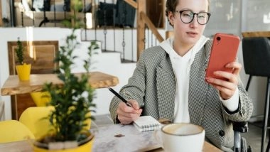Lifestyle News | Changes to Workplace Cafeteria Menus Nudge Workers to Consume Fewer Calories: Study