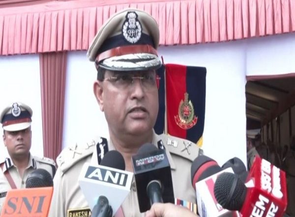 India News | Police Taking Appropriate Measures Against Gangsters Committing Crimes Using Mobile Phones Inside Jail, Says Delhi Police Commissioner