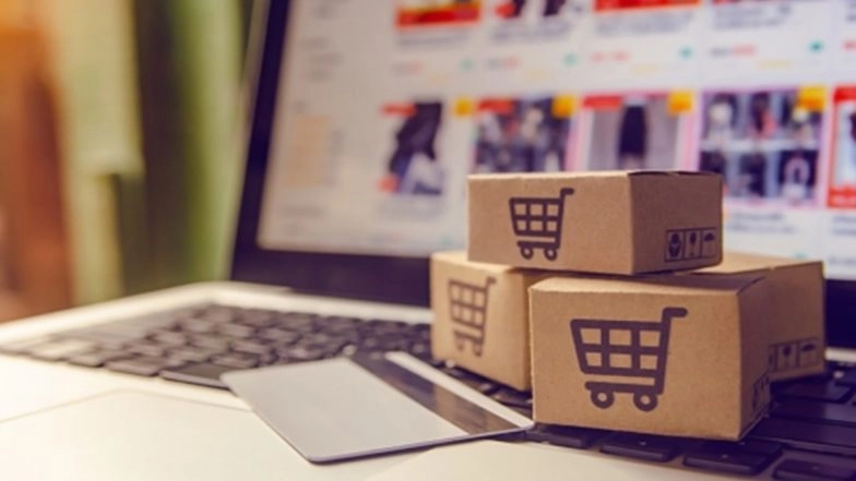 Online Retail Platforms in India Clock Rs 4,000 Crore Worth Festive Sales Between September 22 to 30; 56,000 Mobiles Sold Every Hour: Report
