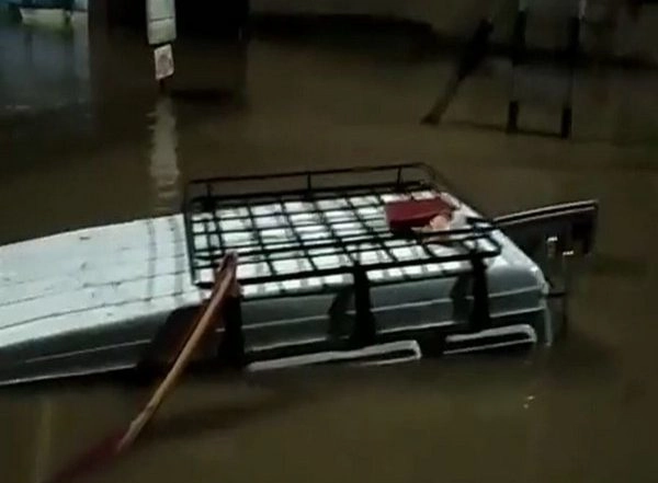 India News | Andhra: Newlywed Woman Dies After Car Submerges in Stagnant Rain Water