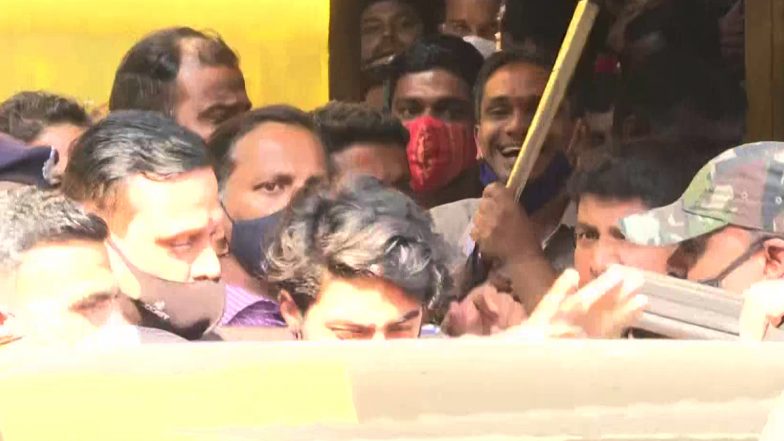 Aryan Khan Walks Out of Arthur Road Jail on Bail in Mumbai Drugs Case (Watch Video)