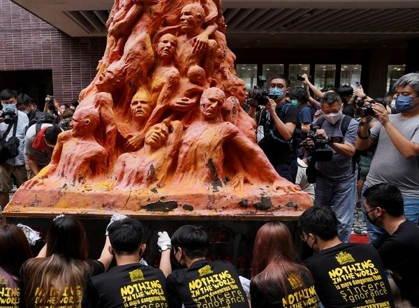 World News | University of Hong Kong Orders Removal of Tiananmen Massacre Statue Pillar of Shame