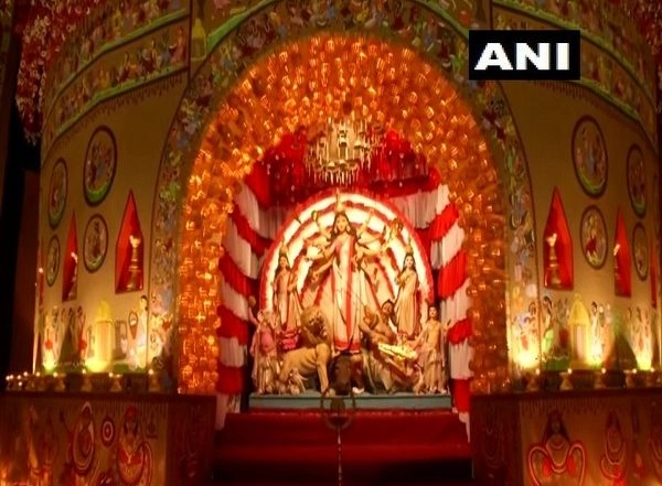 India News | Kolkata Pandal Honours Mothers on Durga Puja
