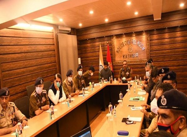 India News | DGP Jammu and Kashmir Chairs Officers Meeting, Reviews Security Scenario