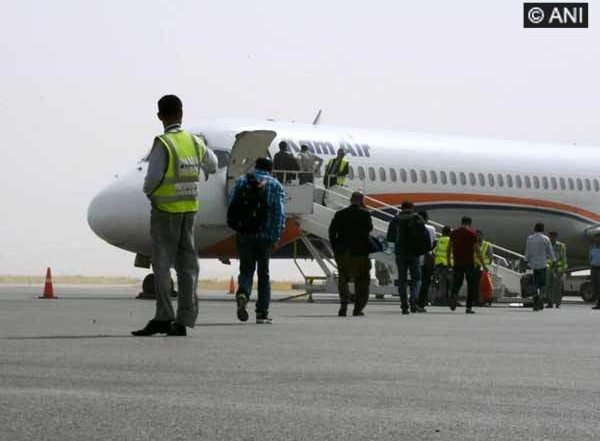 World News | Afghanistan Calls on PIA, Kam Air to Bring Down Fares of Kabul-Islamabad Flights