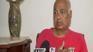 India News | 'Matka Man' Quenches Thirst of Needy, Fills Earthen Pots in South Delhi