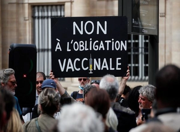 World News | Thousands Protest in Rome Against COVID-19 'green Pass' Rule at Workplaces