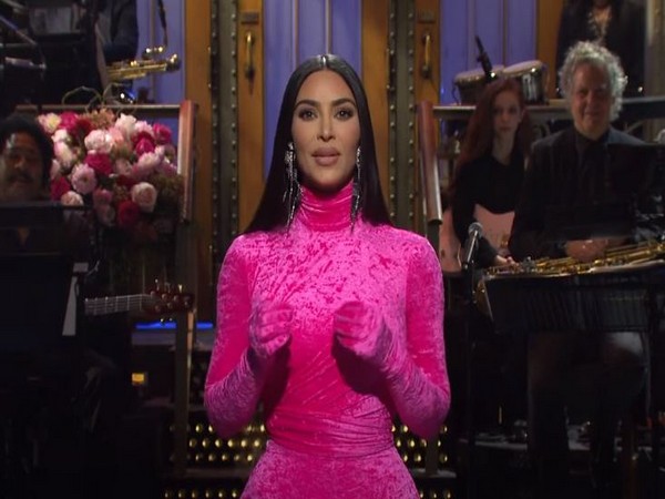 600px x 450px - Entertainment News | Kim Kardashian Takes Aim at Entire Family During 'SNL'  Monologue | LatestLY