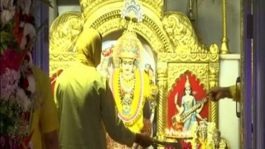 India News | 'Ambe Gauri Arti' Performed at Delhi's Jhandewalan Temple to Mark First Day of Navratri