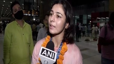 India News | Sarita Mor Receives Warm Welcome at Delhi Airport as She Returns Home with World Wrestling C'ships Bronze Medal