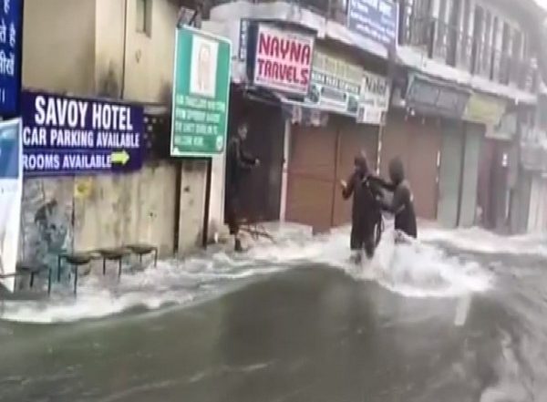 Uttarakhand Rains: Naini Lake Level at Record 12.2 Feet, Overflowing Water Enters Nainital's Residential Areas
