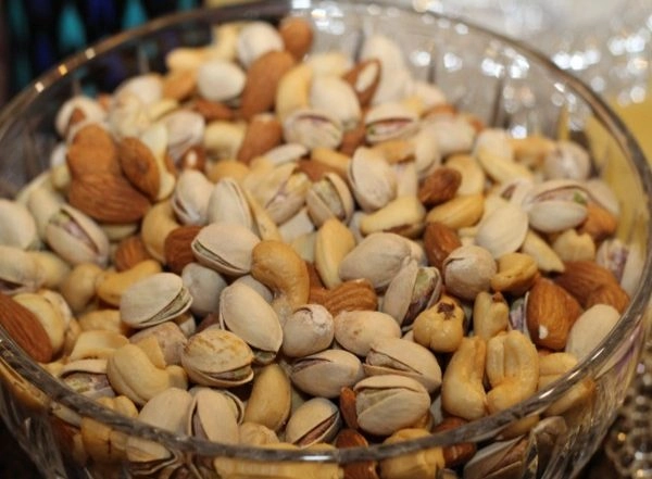 Lifestyle News | Study Suggests Lower Death Risk Linked to Higher Intake of Fatty Acid in Nuts, Seeds, Plant Oils