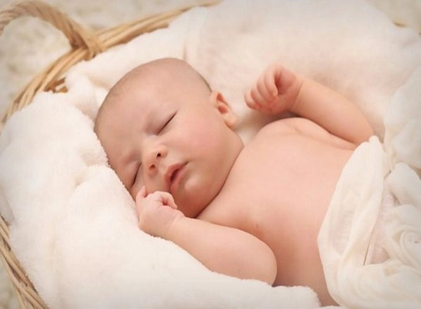 Health News | Study Suggests Infant Obesity Risks Can Be Mitigated Through Good Night's Sleep