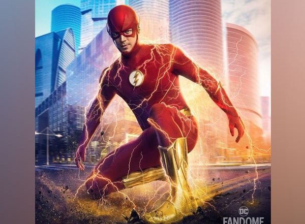 Entertainment News | Barry Allen Gets Updated Comic Canon Golden Boots Ahead of 'The Flash' Season 8 Premiere