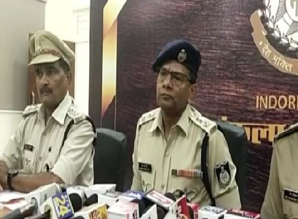 India News | Indore Police Arrests Three Including Woman for Stealing Cash, Jewellery from House
