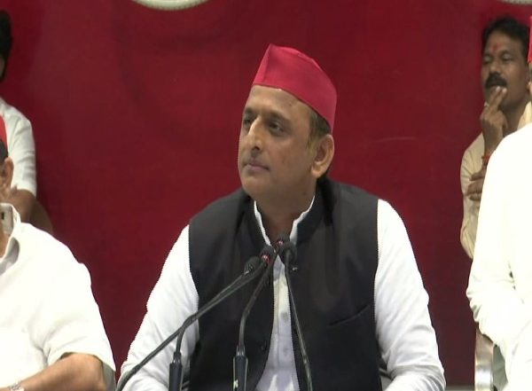 India News | Govt Advertisements About Providing Jobs Are False, Says Akhilesh Yadav