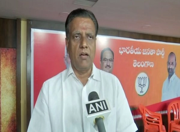 India News | KCR Changes His Colours Like Chameleon, Opposes PM Modi for Political Mileage: BJP's NV Subhash
