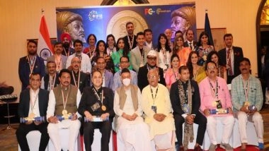 Business News | Prominent Political, Cinema, Social Welfare and Industrial Personalities Honoured In Champion of Change Award Maharashtra 2021
