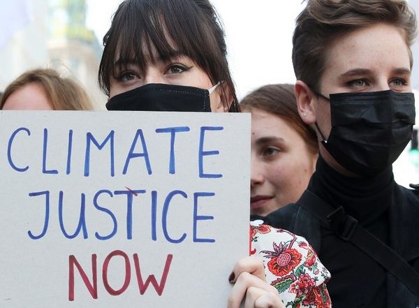 World News | At Glasgow Climate Summit Spotlight on Biggest Emitter China
