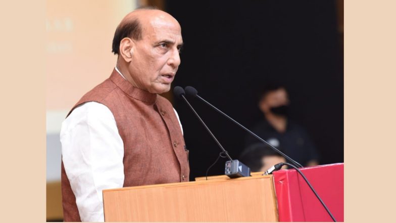 Mahatma Gandhi Asked Savarkar to File Mercy Petitions Before British Govt, Says Defence Minister Rajnath Singh