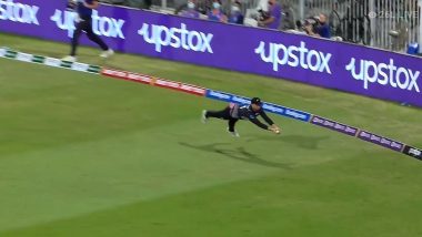 Devon Conway Catch Video: Kiwi Cricketer Takes a Stunner To Dismiss Mohammad Hafeez