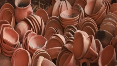 India News | Potters in Uttar Pradesh's Gorakhpur Upbeat as Demand for Earthen Lamps Has Increased