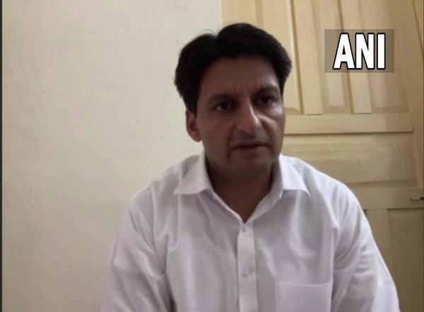 India News | Priyanka Gandhi Has Spoken to Families of Lakhimpur Kheri Victims over Phone: Deepender Hooda