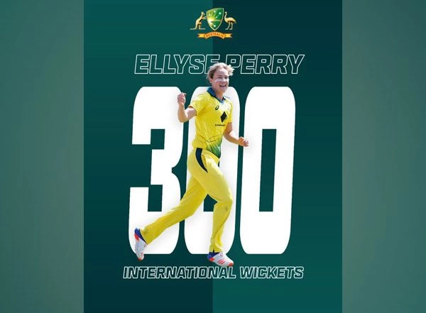 Sports News | Ellyse Perry Becomes First Woman Cricketer to Achieve Double of 5000 Runs, 300 Wickets in International Cricket
