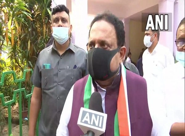 India News | Nobody is Above Party's Discipline: Raghu Sharma Slams Sibal After CWC Meeting