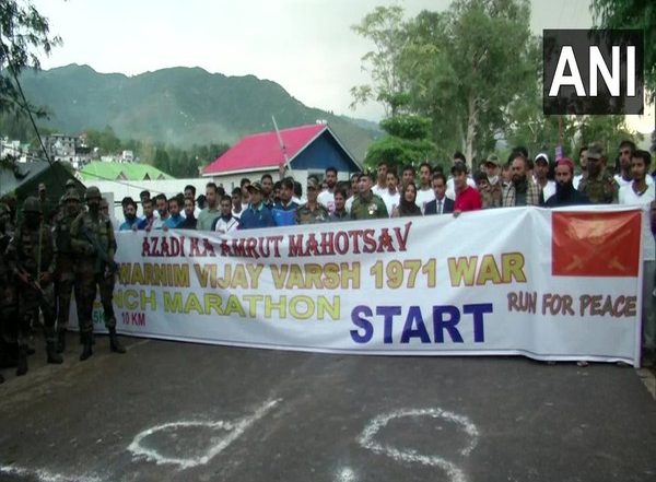 Jammu and Kashmir: Indian Army Organises Marathon to Commemorate 'Swarnim Vijay Varsh' of 1971 Indo-Pak War, 'Azadi Ka Amrit Mahotsav'