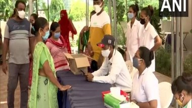 India News | Gujarat: Amdavad Municipal Body is Offering 1-litre Edible Oil for Taking COVID-19 Vaccine Shot