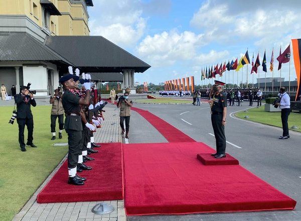 World News | Army Chief General Naravane Visits Sri Lankan Army Headquarters, Expresses Interest in Deepening Ties