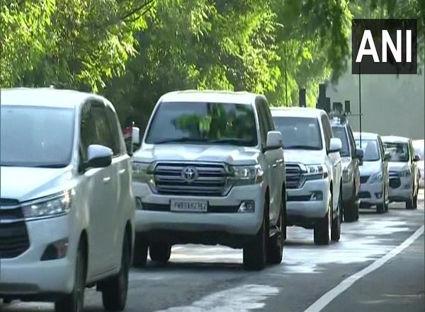 India News | Punjab CM Channi Arrives at Former Chief Minister Captain Amarinder Singh's Farmhouse in Mohali