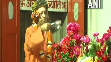 India News | UP CM Offers Prayers in Gorakhnath Temple on Occasion of Vijaya Dashami