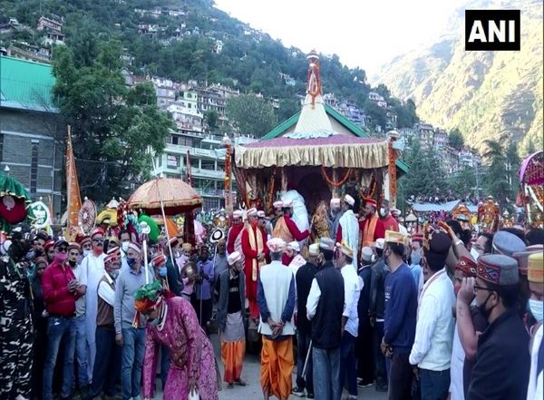 India News | Weeklong Kullu Dussehra Begins with Rath Yatra of Lord Raghunath
