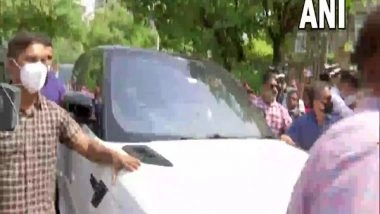 Entertainment News | Aryan Khan Reaches Home After Spending Nearly One Month in Jail