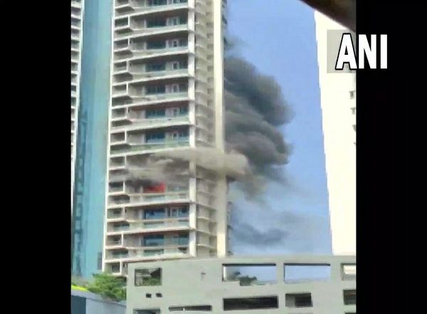 Mumbai Fire Update: One Person Who Jumped From 19th Floor of High Rise Building Succumbs to His Injuries