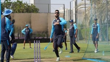 Sports News | T20 WC: Dhoni Gives Throwdowns to India Batters as Team Gears Up for Pakistan Clash