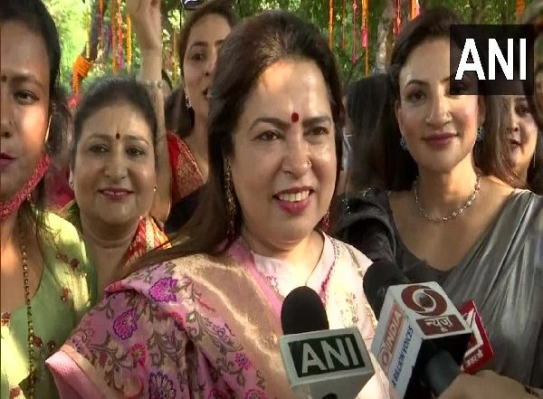 India News | Meenakashi Lekhi Participates in Karwa Chauth Celebrations in Delhi