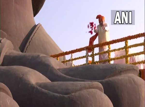 India News | Amit Shah Attends 'Rashtriya Ekta Divas' in Gujarat's Kevadia, Pays Tribute to Sardar Vallabhbhai Patel
